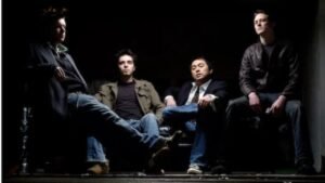 Between Thieves A Banda Que Misturou Power Pop e Punk Rock