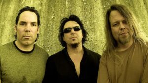 The 77s banda de rock cristão liderada por Michael Roe